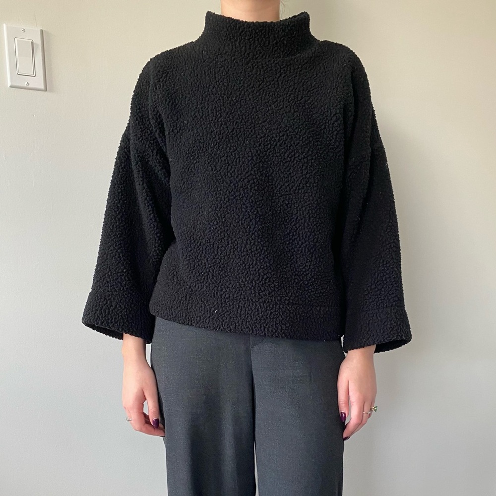 Gap Women's Black Sweater Size M